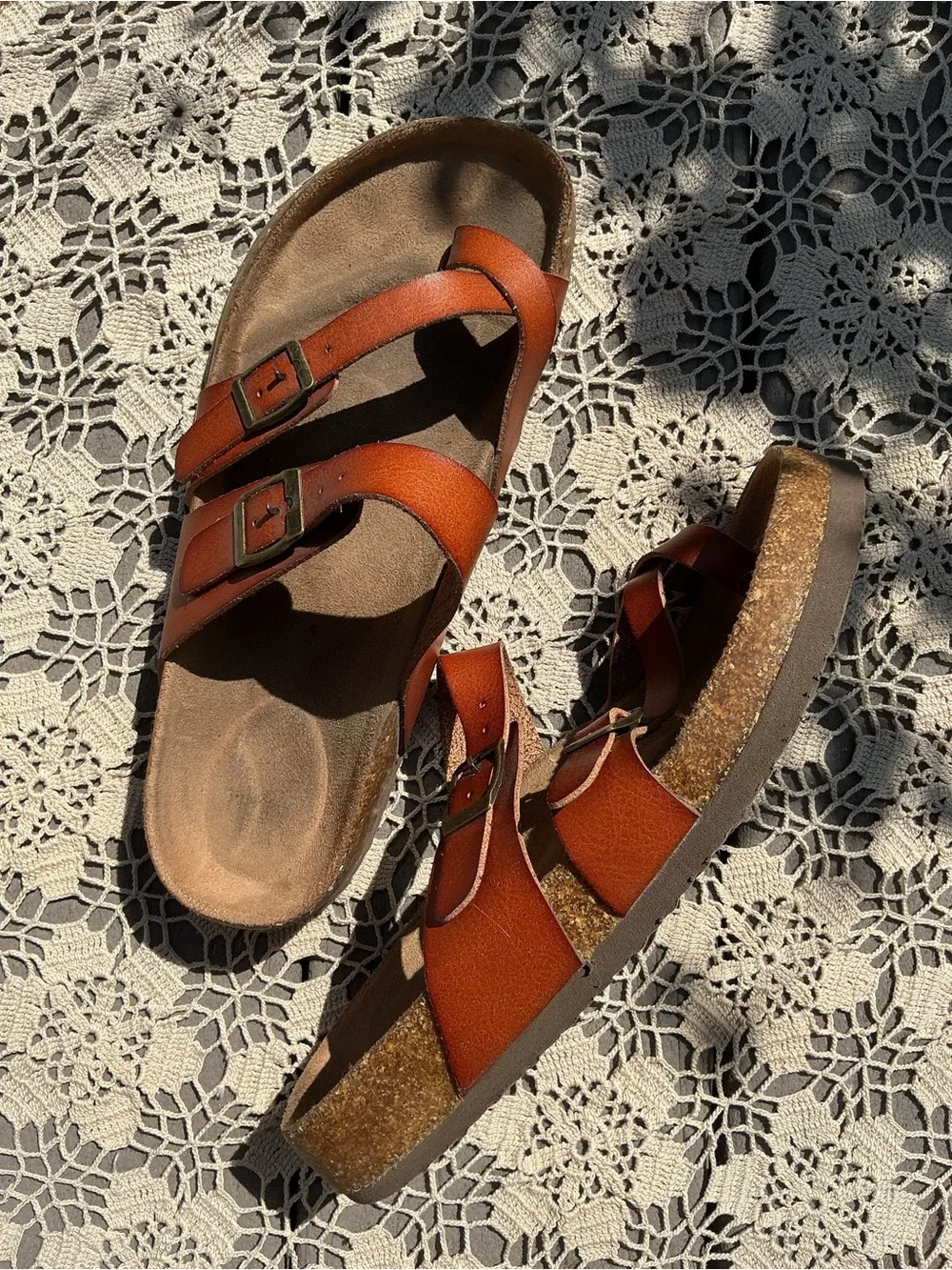 White Mountain Sandals Women's Size 7 Cognac Brown Double Buckle Toe Loop
